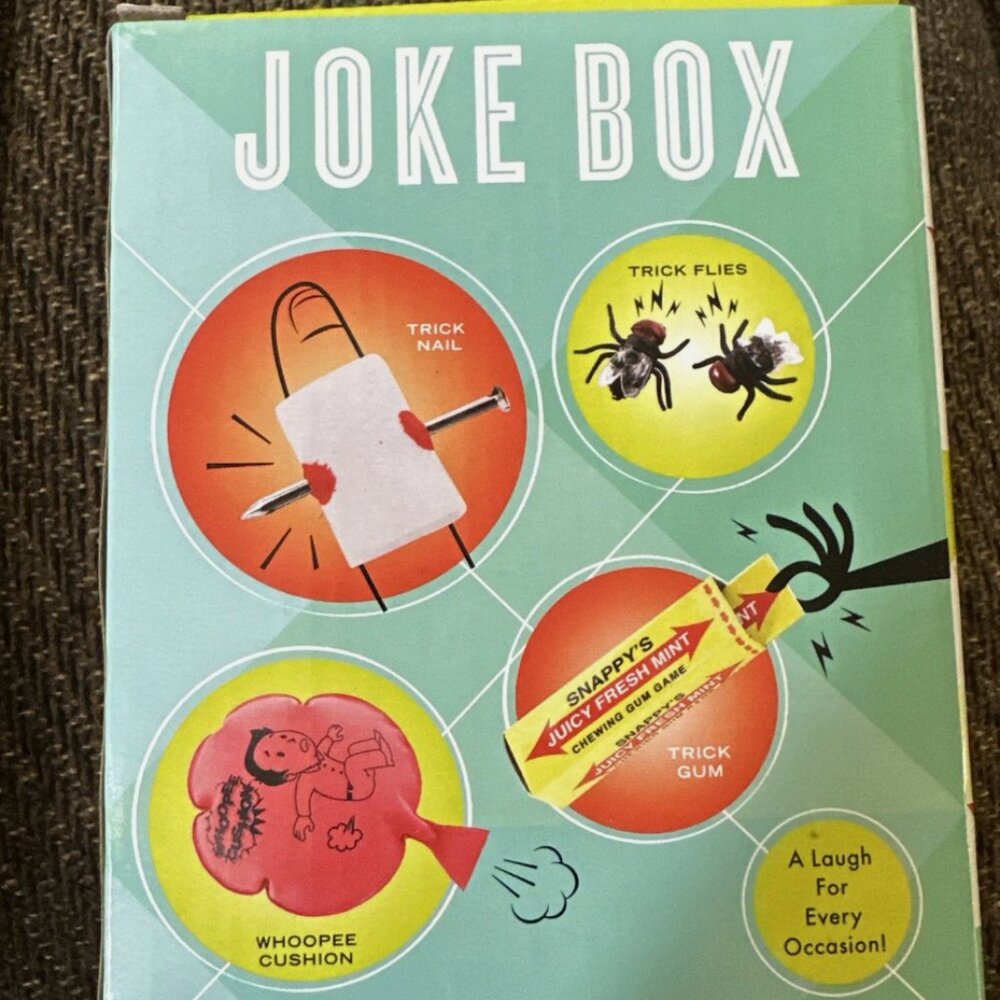 Joke Box Trick Your Family and Friends New- Sealed Snapping Gum Whoopy Cushion